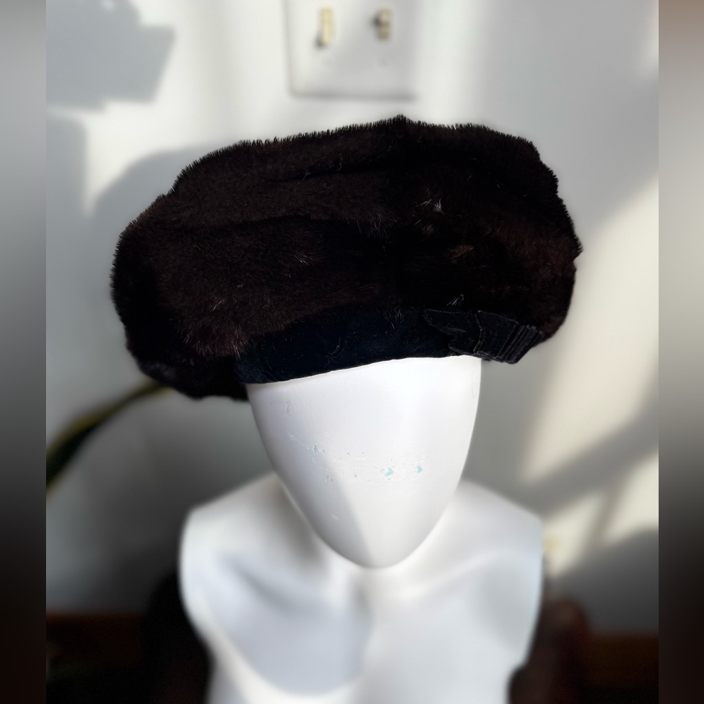 Vintage 1980s Imperial Genve Chocolate Brown Mink Fur Beret